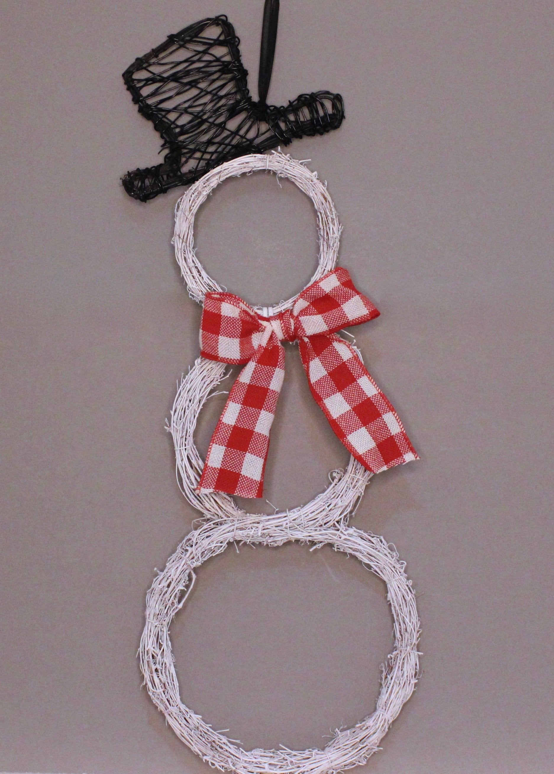 White Grapevine Snowman Wreath