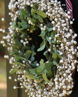Holiday wreath, holiday decor, christmas wreath, cream berry wreath, mistletoe greenery wreath